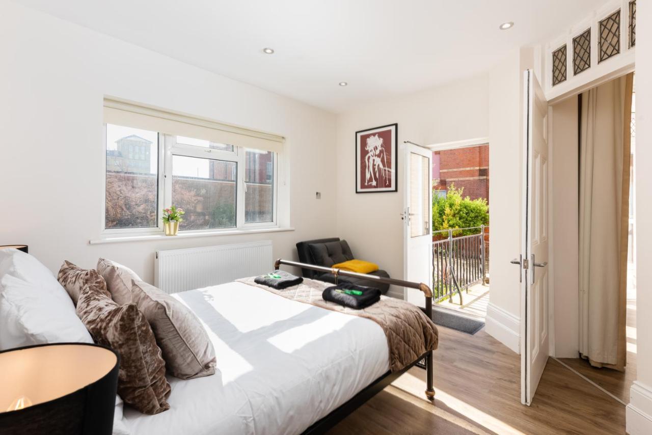 3 Bedroom Garden Opposite The