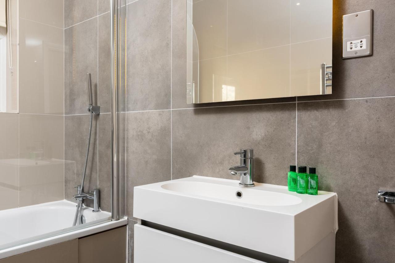 Apartment 3 Bedroom Garden Opposite The